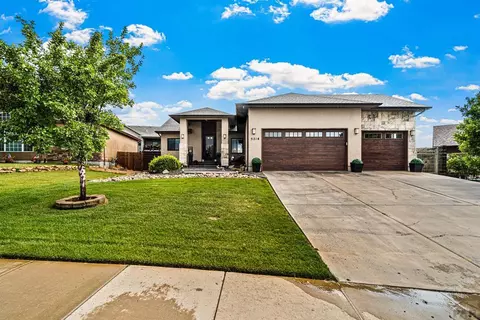5218 Lynn Meadows Dr, Pueblo, CO 81005