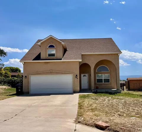 290 W Delray Dr, Pueblo West, CO 81007