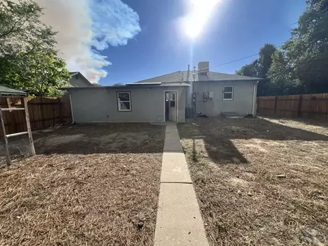 706 Airlane Ave, Pueblo, CO 81005