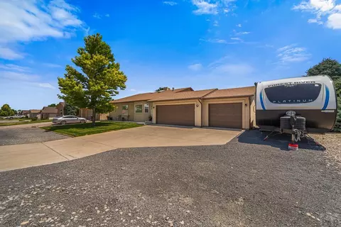 638 Rogers Dr, Pueblo, CO 81005