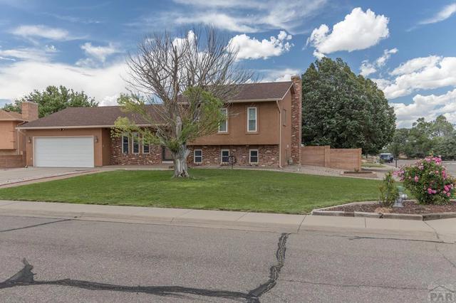 1309 Kingsroyal Blvd, Pueblo, CO 81005
