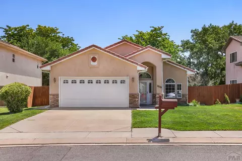 1020 Cedarcrest Dr, Pueblo, CO 81005