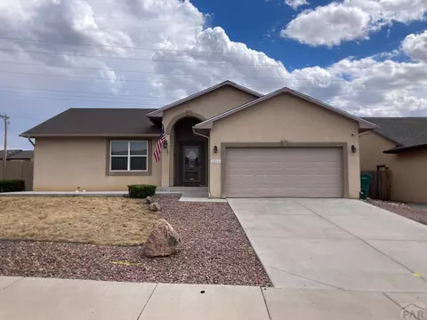 2212 Crestwood Ln, Pueblo, CO 81008