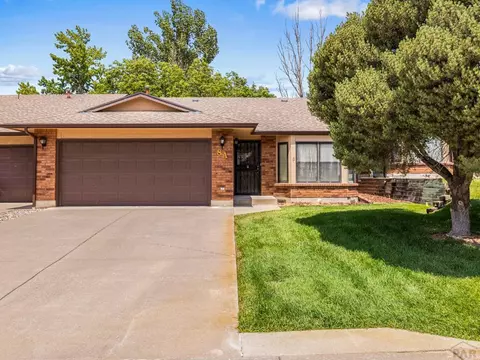 8 Windbridge Ln #A, Pueblo, CO 81001