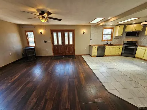Living - 211 3rd St, Haswell, CO 81045 photo 4 of 5