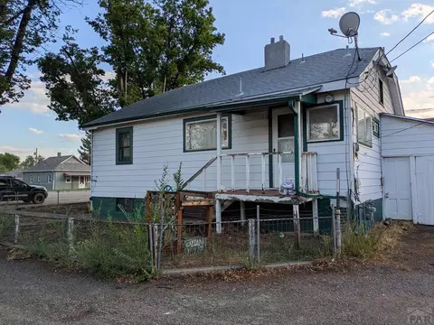 Exterior - 346 E 7 Th St, Walsenburg, CO 81089 photo 3 of 10