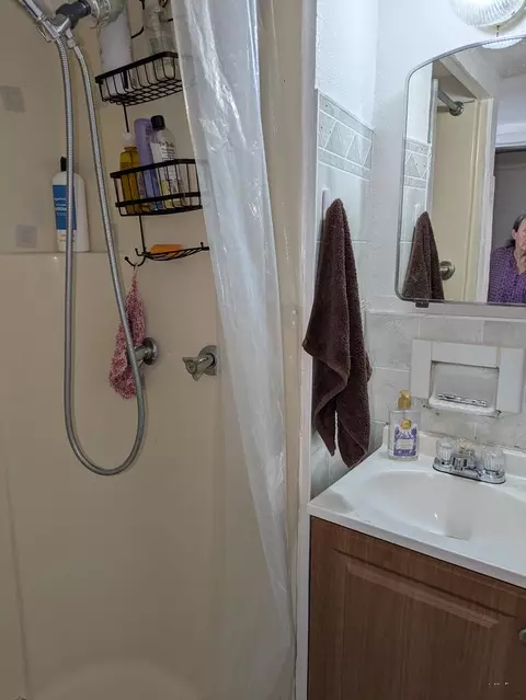 Bath - 346 E 7 Th St, Walsenburg, CO 81089 photo 3 of 4
