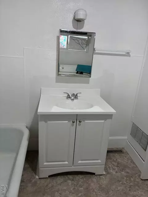 Bath - 346 E 7 Th St, Walsenburg, CO 81089 photo 2 of 4