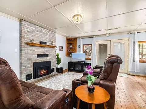 Living - 9020 Pine Ave, Beulah, CO 81023 photo 2 of 2