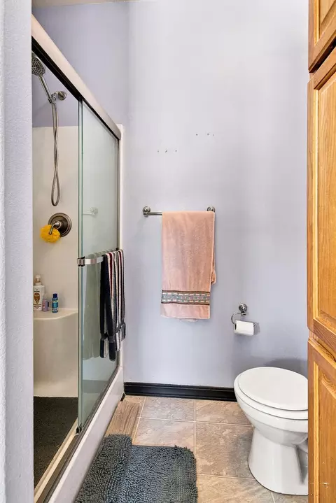 Bath - 2469 Carlson Rd, Rye, CO 81069 photo 2 of 4
