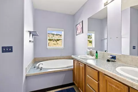 Bath - 2469 Carlson Rd, Rye, CO 81069 photo 1 of 4