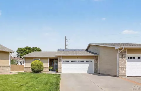 20 Nona Brooks Ct #E, Pueblo, CO 81005
