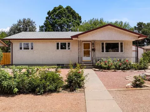 32 Loyola Ln, Pueblo, CO 81005