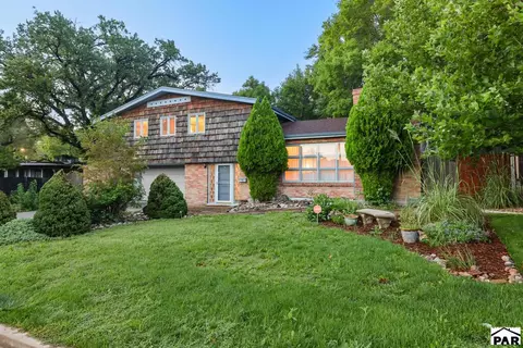 5 Lee Ln, Pueblo, CO 81004