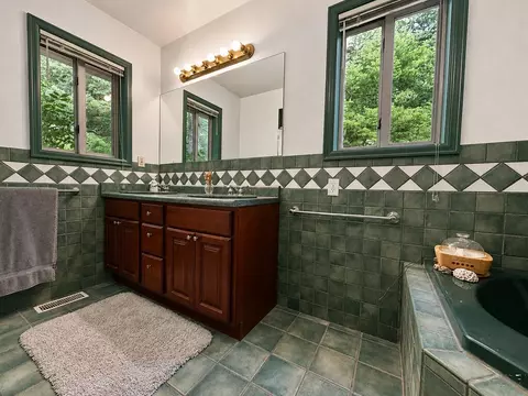 Bath - 10631 Paul Ln, Rye, CO 81069 photo 1 of 6