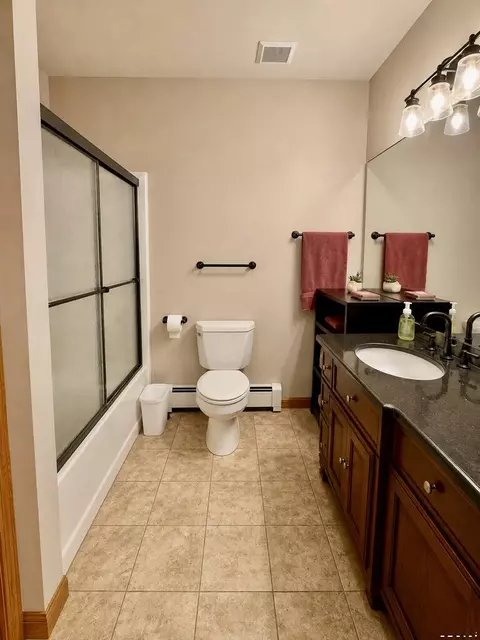 Bath - 10631 Paul Ln, Rye, CO 81069 photo 5 of 6
