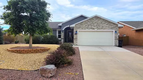2224 Crestwood Ln, Pueblo, CO 81008