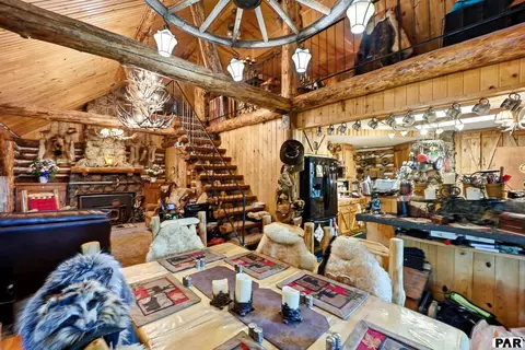 Dining - 6001 Boulder Ave, Rye, CO 81069 photo 3 of 3