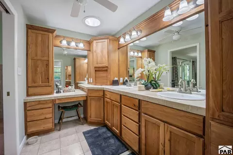 Bath - 8695 Pine Dr, Beulah, CO 81023 photo 2 of 6