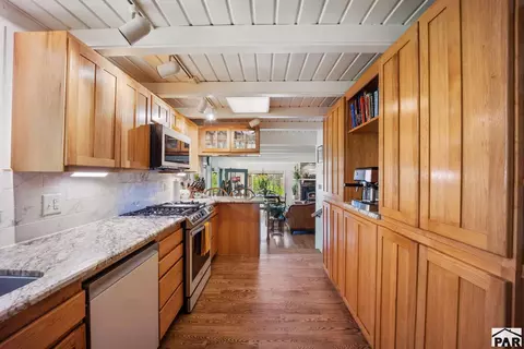 Kitchen - 8695 Pine Dr, Beulah, CO 81023 photo 6 of 11