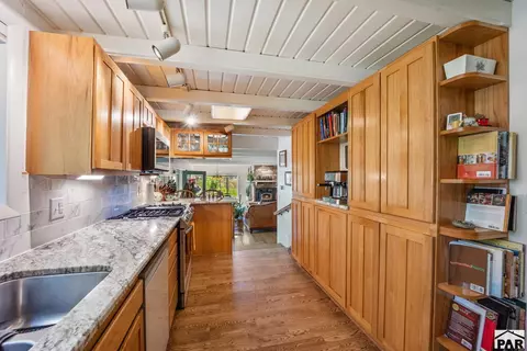 Kitchen - 8695 Pine Dr, Beulah, CO 81023 photo 5 of 11
