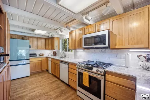 Kitchen - 8695 Pine Dr, Beulah, CO 81023 photo 3 of 11