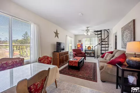 Living - 8695 Pine Dr, Beulah, CO 81023 photo 7 of 9