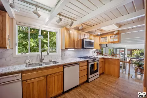 Kitchen - 8695 Pine Dr, Beulah, CO 81023 photo 7 of 11