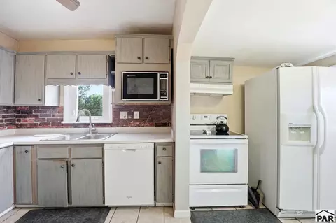 Kitchen - 1722 Carson Ave, La Junta, CO 81050 photo 4 of 5