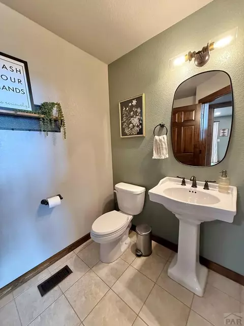 Bath - 741 Junkins Loop, Westcliffe, CO 81252 photo 2 of 14