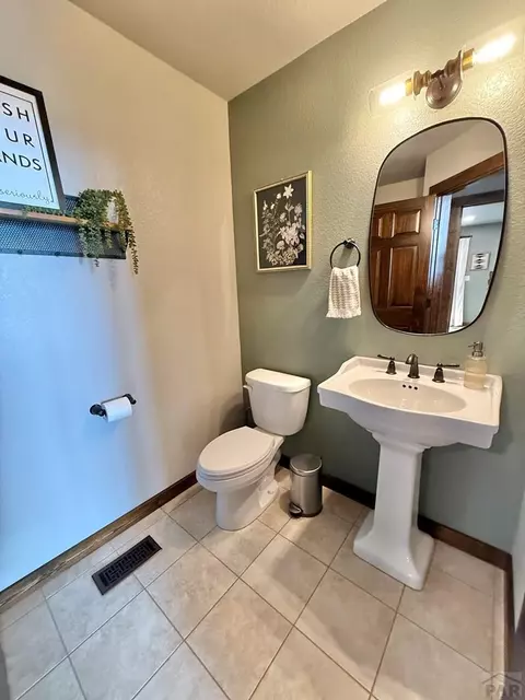 Bath - 741 Junkins Loop, Westcliffe, CO 81252 photo 1 of 14