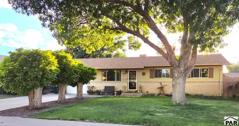2129 Rosewood Ln, Pueblo, CO 81005