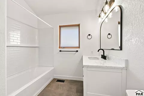 Bath - 10500 Dodge Rd, Rye, CO 81069 photo 3 of 7
