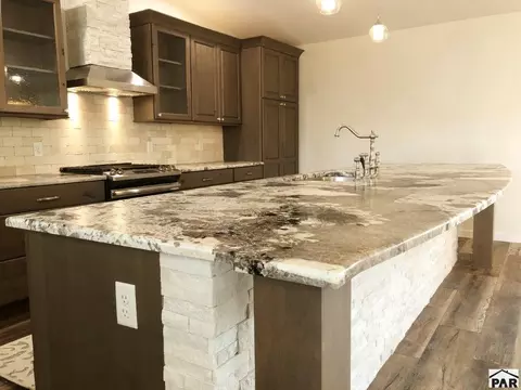 Kitchen - 1609 S 13th St, Lamar, CO 81052 photo 8 of 12