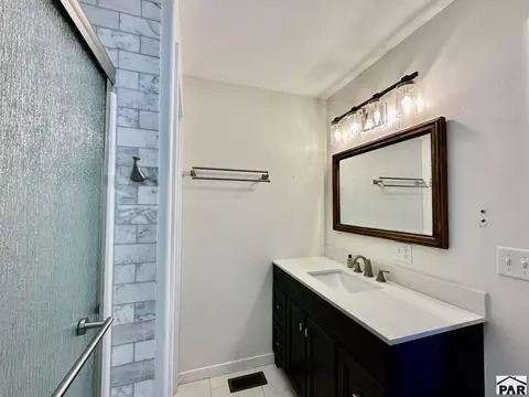 Bath - 1609 S 13th St, Lamar, CO 81052 photo 3 of 3