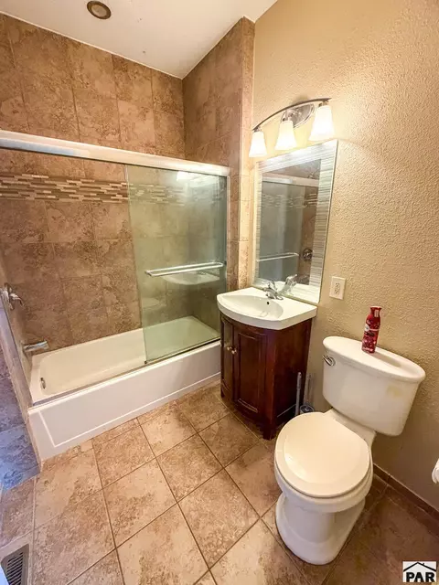 Bath - 910 S 7th St, Lamar, CO 81052 photo 1 of 2