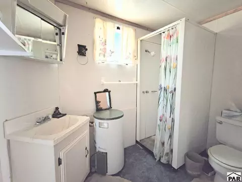 Bath - 8285 Park Rd, Rye, CO 81069 photo 3 of 3