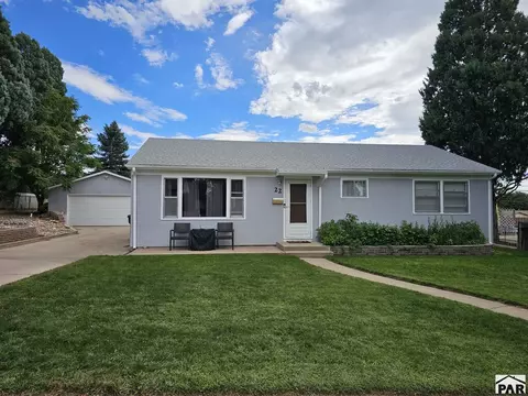 22 Caledonia Rd, Pueblo, CO 81001