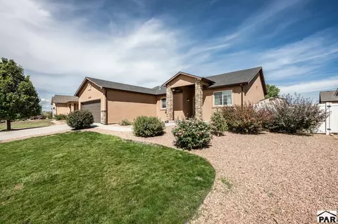 5248 Kingfisher Dr, Pueblo, CO 81008