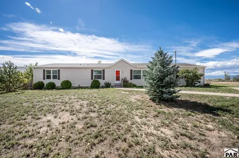 4 Norwich Cir, Pueblo, CO 81003