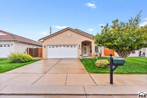 4828 Applecrest Dr, Pueblo, CO 81005