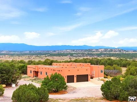 7017 Samuels Ln, Pueblo, CO 81004