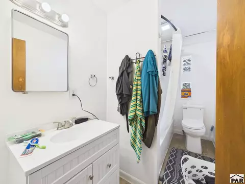 Bath - 901-903 Evans Ave, Pueblo, CO 81004 photo 4 of 4