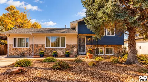 3520 Ivywood Ln, Pueblo, CO 81005