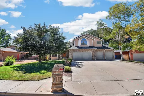 4607 Cedarweed Blvd, Pueblo, CO 81001