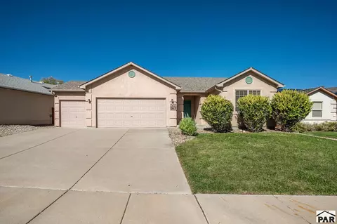 3433 Raccoon Ln, Pueblo, CO 81005