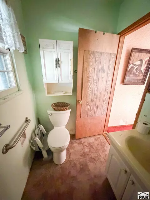 Bath - 6 Cedar Hls, Lamar, CO 81052 photo 2 of 3