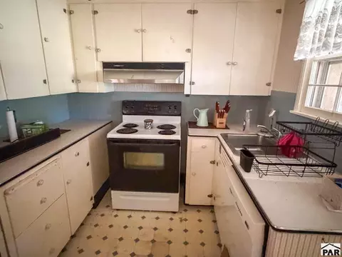 Kitchen - 6 Cedar Hls, Lamar, CO 81052 photo 1 of 1