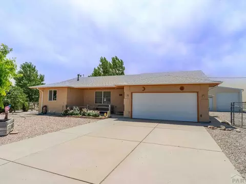 403 N Desert Cove Dr, Pueblo West, CO 81007