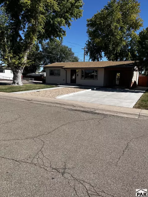 1702 Englewood Dr, Pueblo, CO 81005
